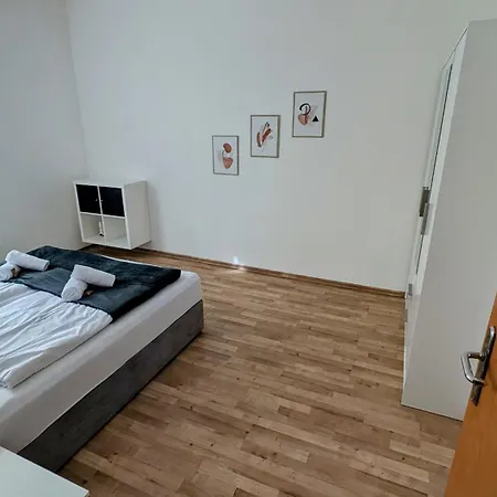 Lehastays - Buckau 15 I 2 I Voll Ausgestattete Kueche I Balkon I Smart Tv *