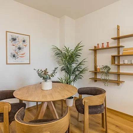 Lehastays - Buckau 15 I 2 I Voll Ausgestattete Kueche I Balkon I Smart Tv Апартаменты *
