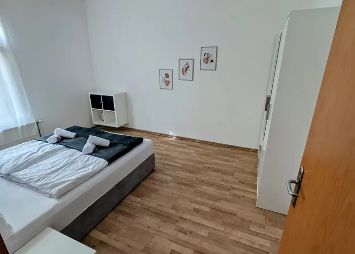 Lehastays - Buckau 15 I 2 I Voll Ausgestattete Kueche I Balkon I Smart Tv *