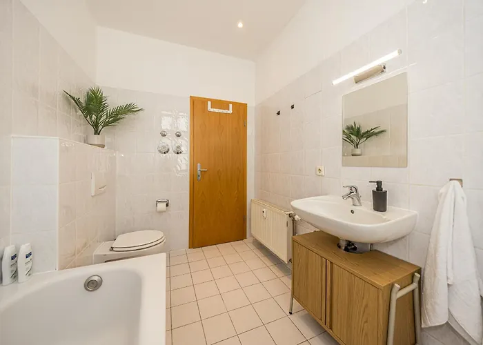 Lehastays - Buckau 15 I 2 I Voll Ausgestattete Kueche I Balkon I Smart Tv *